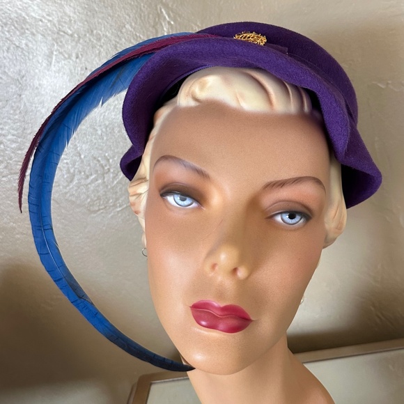 OPULENT 1950s\' PURPLE HAT WITH SCALOPPED BRIM + LONG CURLED FEATHERS main image 11